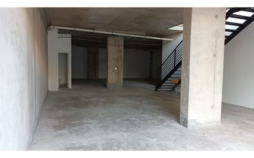 Arriendo Local Comercial, 217,54 M2 Nivel Calle + 196,91 M2