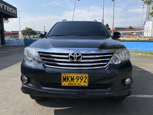 Imagen 3 de 25 de Toyota Fortuner 27l 2013