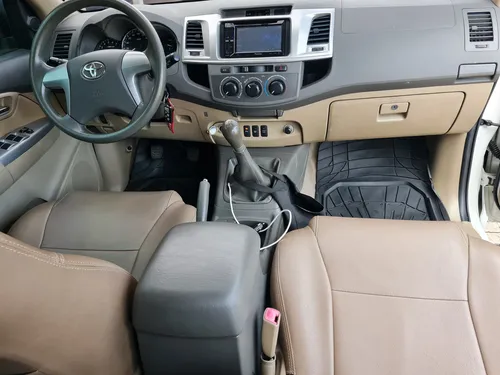 Toyota Fortuner Urbana Sr5 2.7cc Mt Aa 4x2