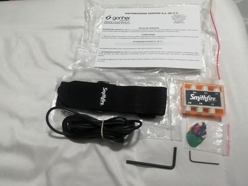 Paquete Guitarra Eléctrica Y Amplificador Con Accesorios Diestro Negro Rosewood (Usado)