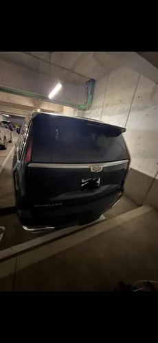 Cadillac Escalade Larga