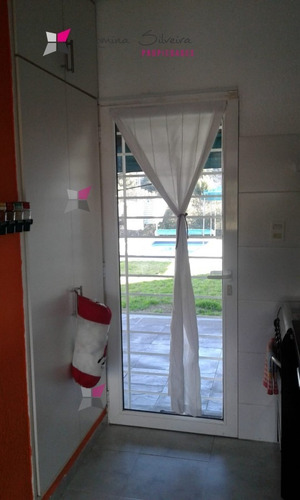 Venta Cómoda Casa En Barrio Jardines De Córdoba - Ref: 8291