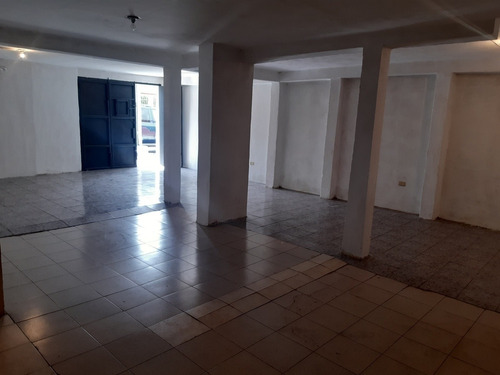 Imagen 9 de 10 de Alquilo Local Catia La Mar. La Atlantida. 150mts.