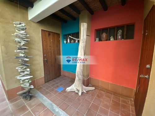Imagen 9 de 20 de Se Vende Hermosa Posada Frente Al Mar En Chichiriviche Edo. Falcon