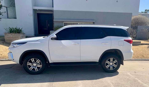 Imagen 3 de 10 de Toyota Sw4 2020 2.8 Sr 177cv 4x4