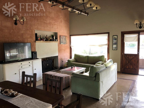 Imagen 4 de 21 de Venta De Casa De 4 Ambientes Con Cochera, Galeria, Quincho Y Piscina En Campos De Roca 1 (28792)