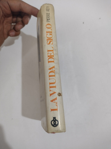 La Viuda Del Siglo Por Pierre Rey S18 (Usado)