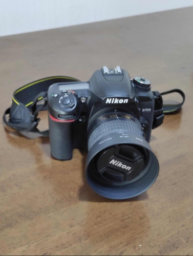 Remato Cámara Nikon D7500 Con Lente 18-55mm