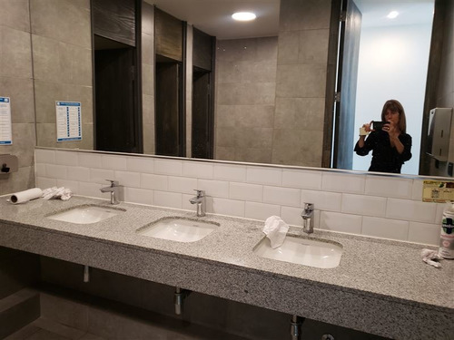 Oficina En Arriendo Habilitación Moderna