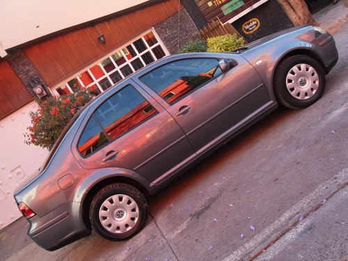 Imagen 10 de 15 de Volkswagen Jetta Clásico 2014 2.0 Cl Team Mt