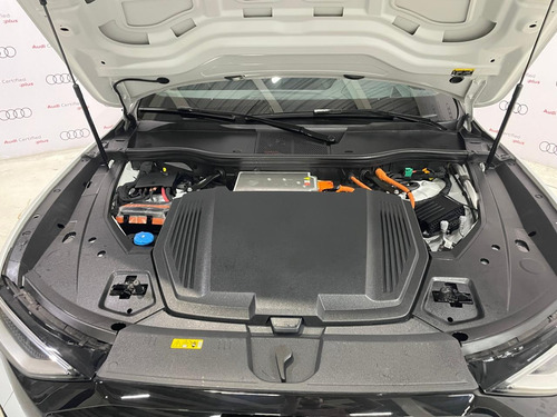 Audi Q8 Sportback E-Tron 0.0 55 S-Line Quattro