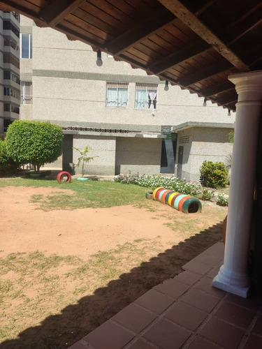Imagen 13 de 19 de Apto Remodelado En Urb Playa Grande