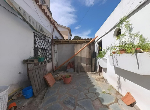 Casa De 4 Ambientes + Departamento Venta Ituzaingo