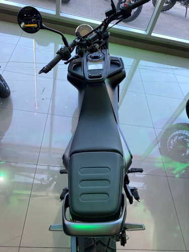 Imagen 5 de 15 de Husqvarna 200 Svartpilen | Financiacion Exclusiva