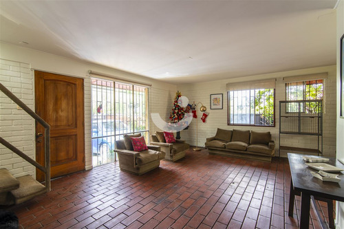 Casa En Venta De 4 Dorm. En Las Condes