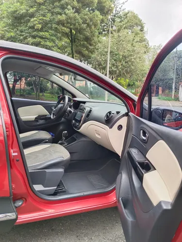 Renault Captur INTENS 4X2 2000CC AT AA