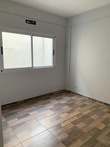 Imagen 2 de 6 de Depatamento 2 Ambientes En Portela 95, Lomas De Zamora