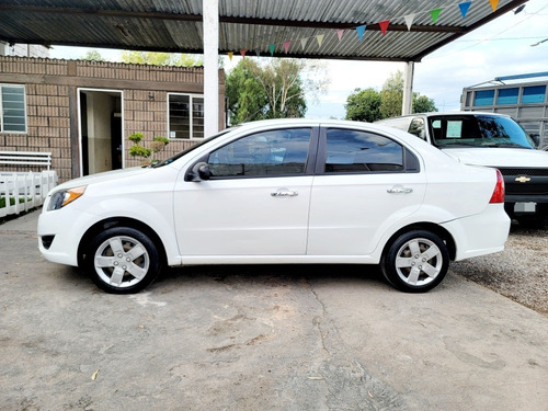 Imagen 4 de 14 de Chevrolet Aveo 2017 1.6 Lt Modelo 2017