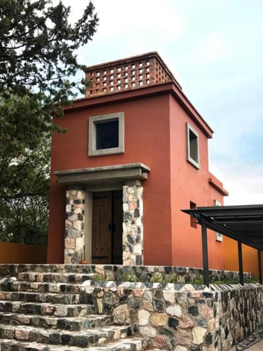 Casa Quinta En Venta - 3 Dormitorios 3 Baños - Córdoba