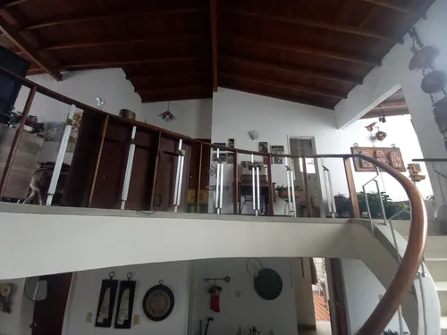 Casa En Venta En Los Colores. Cod V12695