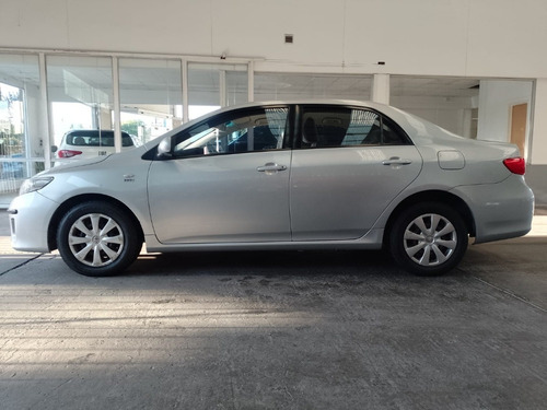 Imagen 3 de 18 de Toyota Corolla Xli