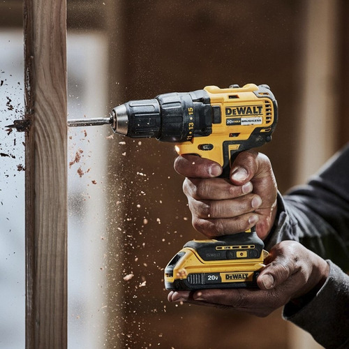 Taladro atornillador inalámbrico de 13mm DeWalt DCD7771D2 20V + 2 baterías de 2Ah + accesorio con estuche de plástico 20V
