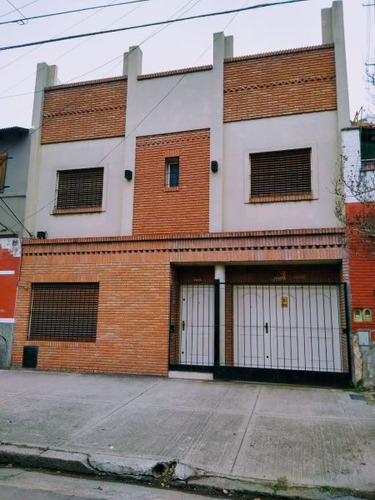 Casa En Venta En Parque Avellaneda