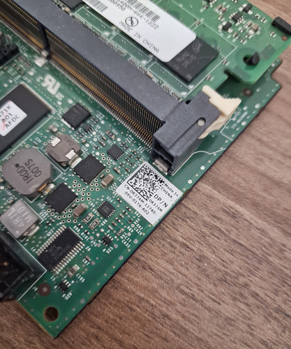 Controladora Dell H700 - 0xxfvx 0r374m - R710 R610 E Etc (Usado)