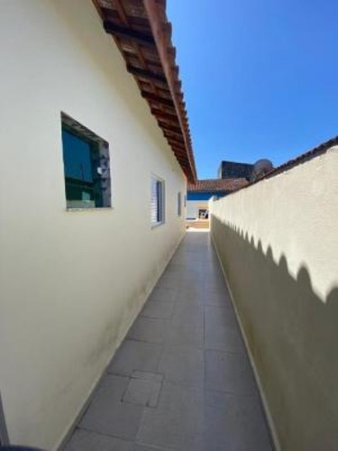 Imagem 2 de 9 de Casa No Bairro Belas Artes, Em Itanhaém C/02dormitórios Aceita Financiamento Bancário.