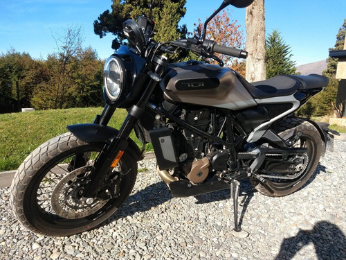 Husqvarna Svartpilen 701