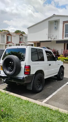 Mitsubishi Montero 2.4 V11