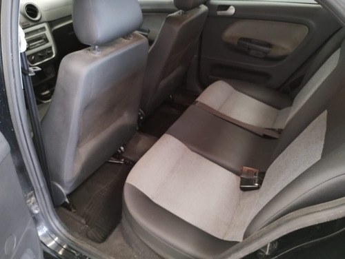 Imagen 24 de 25 de Volkswagen Voyage 1.6 Confortline 2014 Concesionario Lp