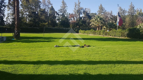 Casa En Venta De 4 Dorm. En Colina Las Brisas