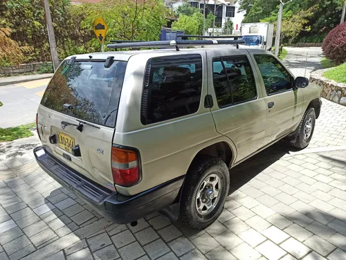 Nissan Pathfinder 3.3 R50 Std