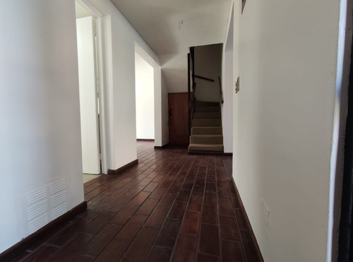Imagen 3 de 27 de Casa Lugar Residencial De 3 Pisos Remodelada