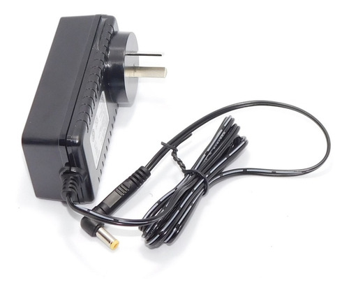 Imagen 2 de 2 de Fuentes Cargadores Parlante Bluetooth Admiral R-8 50w Rms