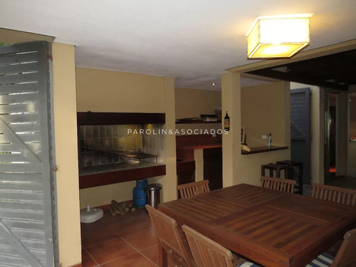 Casa En Venta De 5 Dormitorios En Montoya, Punta Del Este.