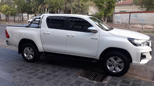 Imagen 4 de 14 de Toyota Hilux 2.8 Cd Srv 177cv 4x2 2020