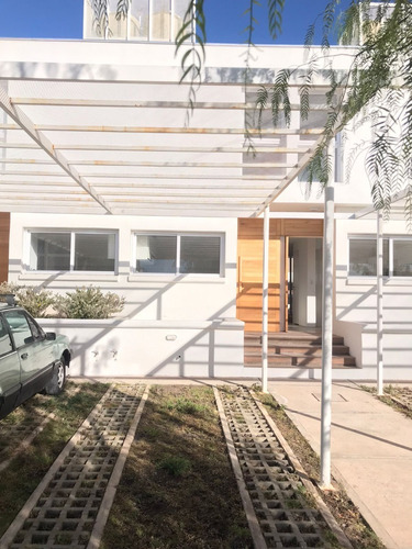 Imagen 2 de 11 de Duplex En Barrio Pórtico Del Sol