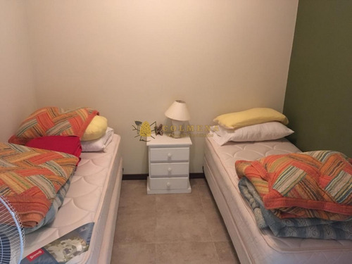 Apartamento En Barrio Cantegril Cerca De Colegios Y Universidad. Consulte !!!!- Ref: 3122