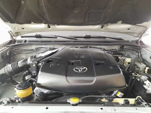Imagen 9 de 10 de Toyota Fortuner