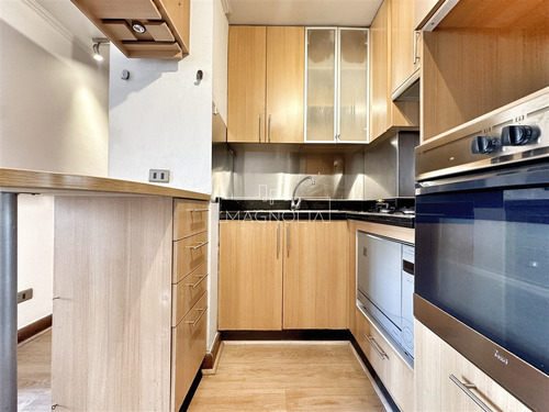 Departamento En Arriendo De 2 Dorm. En Las Condes