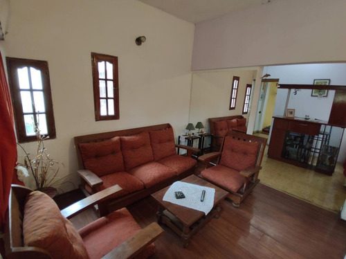 Imagen 2 de 22 de Casa - Gregorio De Laferrere