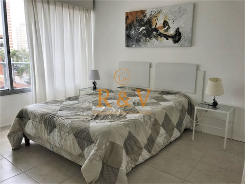 Imagen 4 de 8 de Apartamento De 1 Dormitorio Y Medio En Península, Punta Del Este