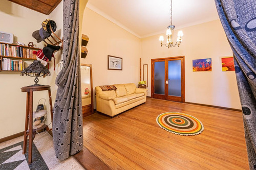 Imagen 5 de 27 de Casa De 4 Dormitorios En Venta Jardín Parrillero Terraza Barrio Abasto Centro