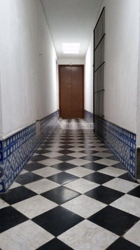 Imagen 6 de 12 de Edificio De Años En El Corazón De La Ciudad Vieja