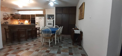 Imagen 9 de 11 de Casas En Venta El Toro Las Delicias 04121990156
