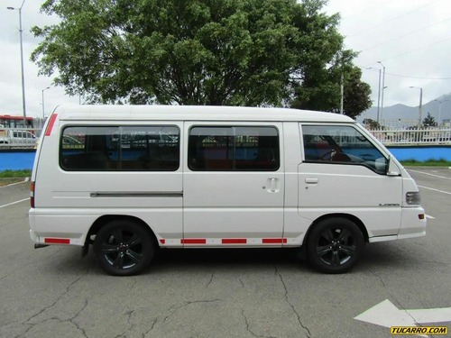 Mitsubishi L300 Microbús