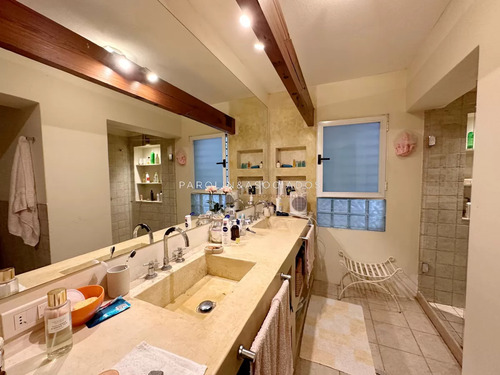 Hermosa Propiedad En Venta De 4 Dormitorios En Zona Lugano, Punta Del Este.
