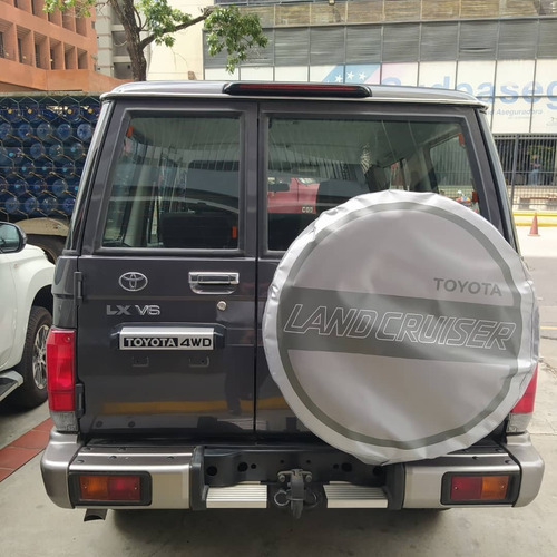 Imagen 3 de 11 de Toyota Macho Chasis Largo 2022 0km.